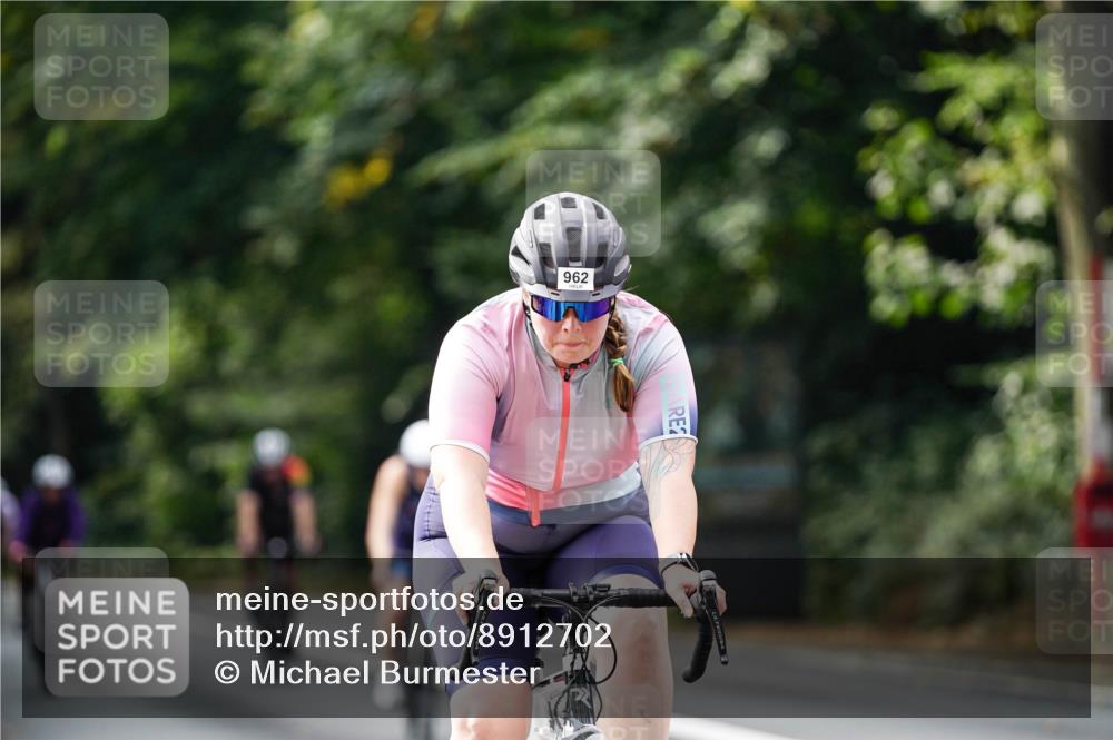 14.09.2025 - Stadtparktriathlon Michael Burmester http://msf.ph/oto/8912702 14.09.2025 11:42:26 Radfahren 934, 935, 962, 969, 979, 1011, 1012, 1023, 1066, 1084, 1092 meine-sportfotos.de