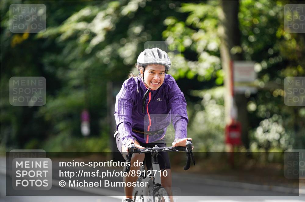 14.09.2025 - Stadtparktriathlon Michael Burmester http://msf.ph/oto/8912710 14.09.2025 11:42:30 Radfahren 934, 962, 979, 993, 1011, 1012, 1023, 1066, 1076, 1092 meine-sportfotos.de