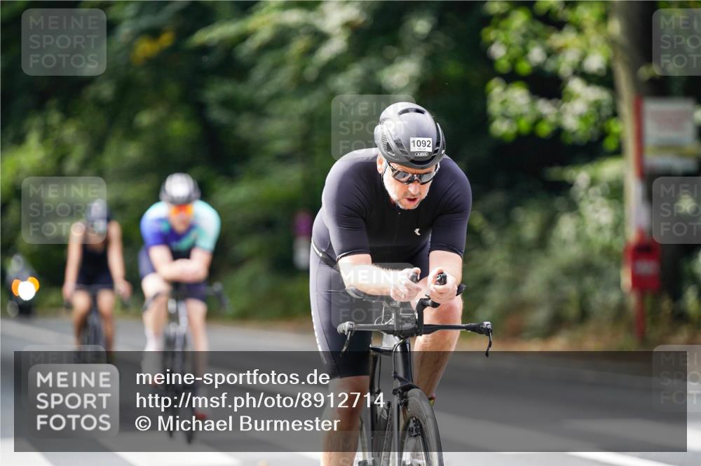 14.09.2025 - Stadtparktriathlon Michael Burmester http://msf.ph/oto/8912714 14.09.2025 11:42:34 Radfahren 993, 997, 1005, 1011, 1023, 1066, 1076, 1092, 1103, 1113 meine-sportfotos.de