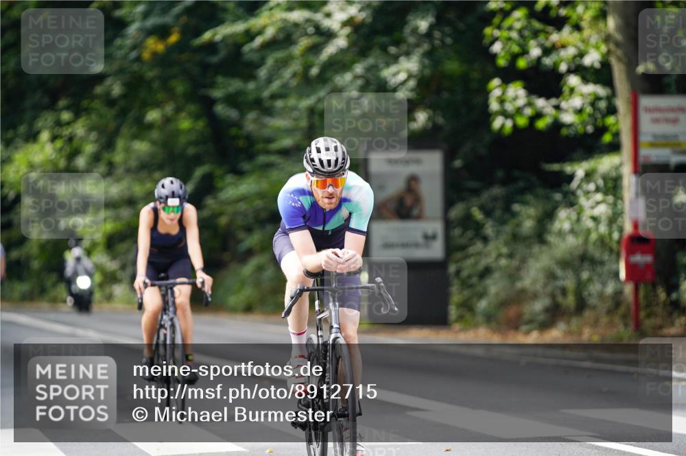 14.09.2025 - Stadtparktriathlon Michael Burmester http://msf.ph/oto/8912715 14.09.2025 11:42:35 Radfahren 993, 997, 1005, 1011, 1023, 1066, 1076, 1092, 1103, 1113 meine-sportfotos.de