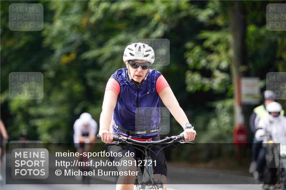 14.09.2025 - Stadtparktriathlon Michael Burmester http://msf.ph/oto/8912721 14.09.2025 11:42:40 Radfahren 993, 997, 1000, 1005, 1017, 1072, 1076, 1092, 1094, 1103, 1113 meine-sportfotos.de