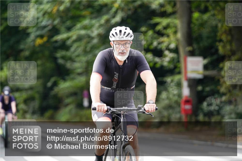 14.09.2025 - Stadtparktriathlon Michael Burmester http://msf.ph/oto/8912732 14.09.2025 11:42:48 Radfahren 824, 926, 990, 1000, 1017, 1029, 1072, 1075, 1094, 1113 meine-sportfotos.de