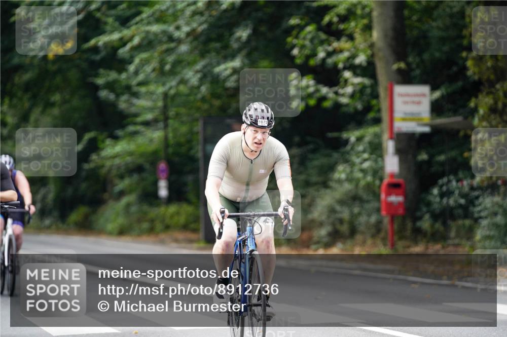 14.09.2025 - Stadtparktriathlon Michael Burmester http://msf.ph/oto/8912736 14.09.2025 11:42:51 Radfahren 824, 926, 990, 1000, 1017, 1029, 1055, 1072, 1075, 1094 meine-sportfotos.de