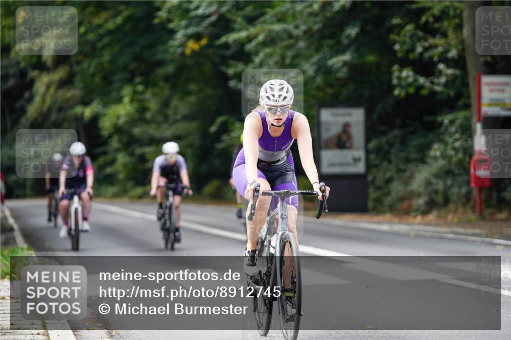 14.09.2025 - Stadtparktriathlon Michael Burmester http://msf.ph/oto/8912745 14.09.2025 11:42:59 Radfahren 789, 824, 941, 976, 990, 1008, 1029, 1055, 1057, 1119 meine-sportfotos.de