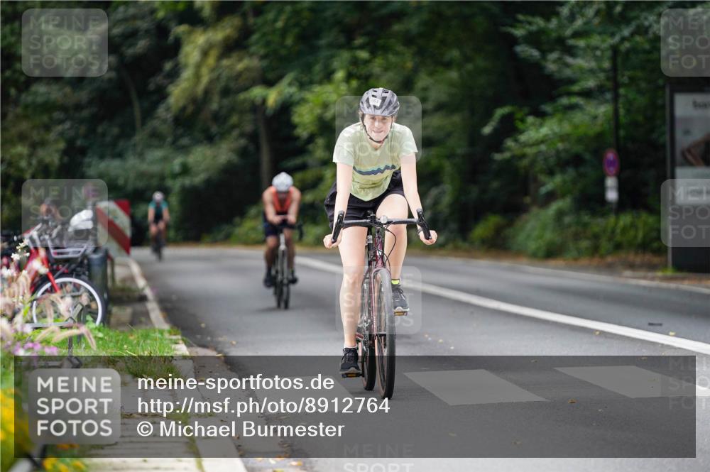 14.09.2025 - Stadtparktriathlon Michael Burmester http://msf.ph/oto/8912764 14.09.2025 11:43:27 Radfahren 961, 985, 1077, 1117 meine-sportfotos.de
