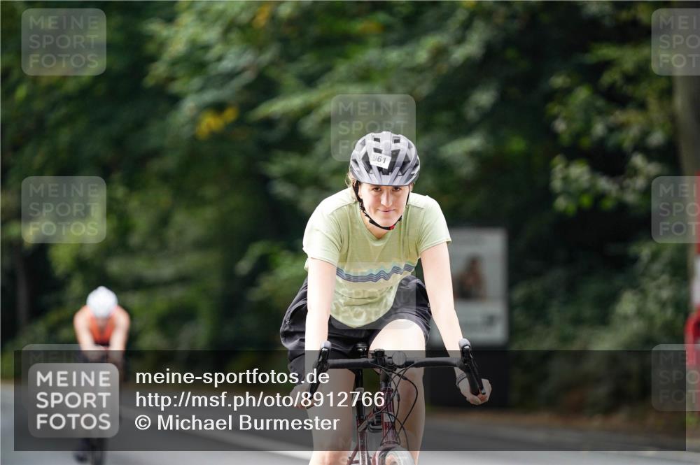 14.09.2025 - Stadtparktriathlon Michael Burmester http://msf.ph/oto/8912766 14.09.2025 11:43:28 Radfahren 961, 985, 1077, 1117 meine-sportfotos.de