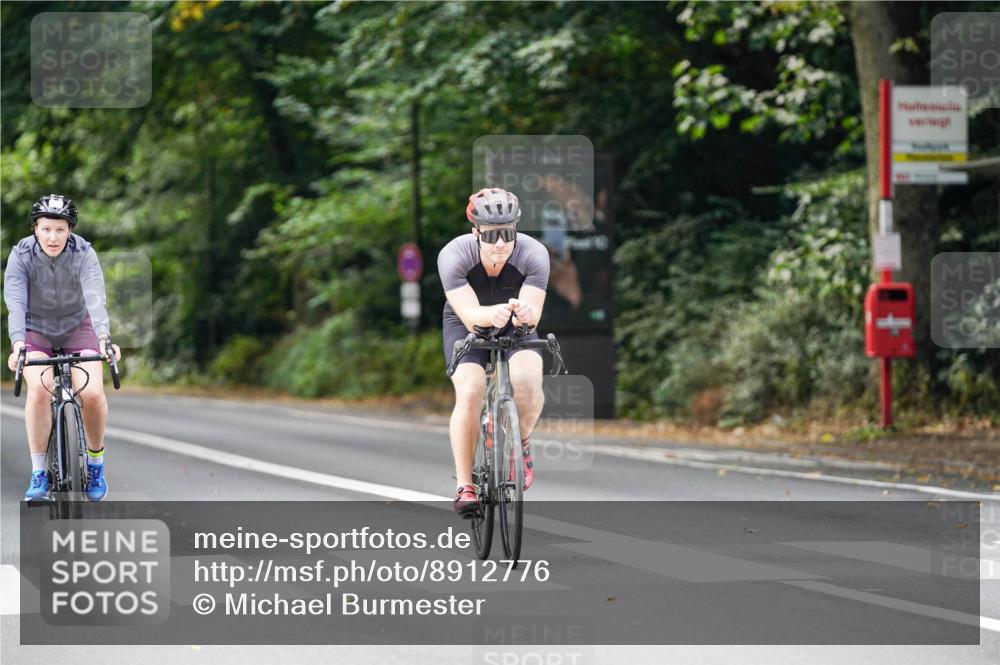 14.09.2025 - Stadtparktriathlon Michael Burmester http://msf.ph/oto/8912776 14.09.2025 11:43:46 Radfahren 932, 1081, 1097, 1112 meine-sportfotos.de