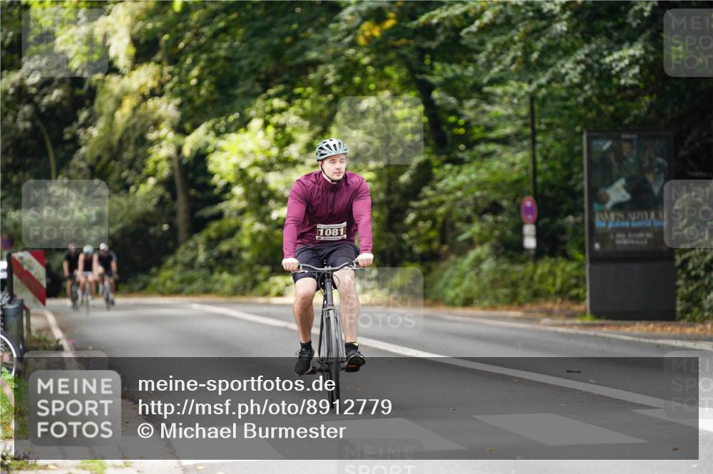 14.09.2025 - Stadtparktriathlon Michael Burmester http://msf.ph/oto/8912779 14.09.2025 11:43:50 Radfahren 932, 1081, 1097, 1112 meine-sportfotos.de