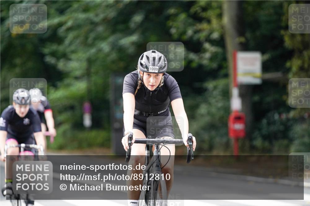 14.09.2025 - Stadtparktriathlon Michael Burmester http://msf.ph/oto/8912810 14.09.2025 11:44:29 Radfahren 931, 944, 973, 982, 989, 1009, 1026, 1040, 1051, 1085 meine-sportfotos.de