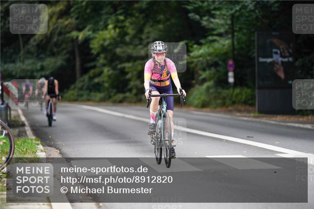 14.09.2025 - Stadtparktriathlon Michael Burmester http://msf.ph/oto/8912820 14.09.2025 11:44:37 Radfahren 931, 938, 944, 973, 982, 989, 995, 1043, 1051, 1080 meine-sportfotos.de