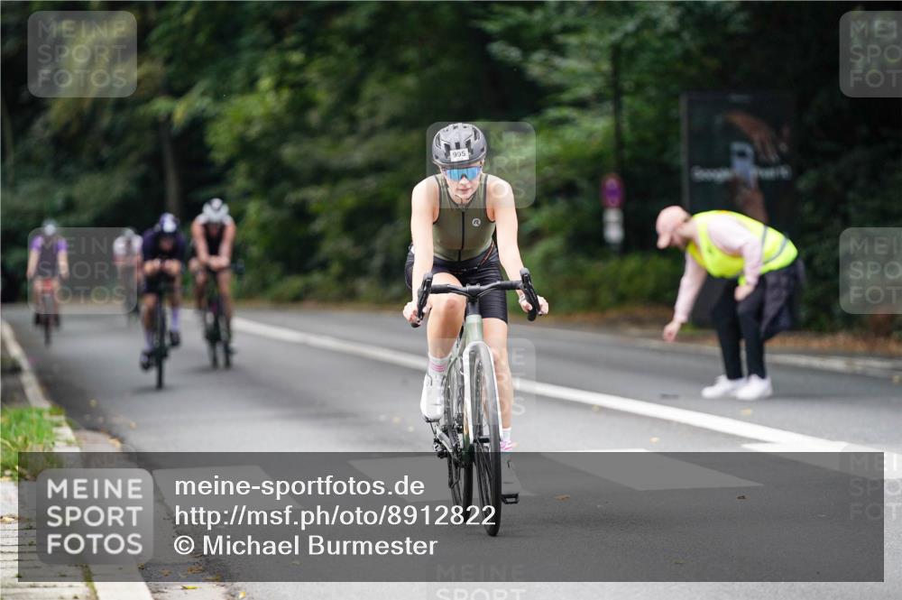 14.09.2025 - Stadtparktriathlon Michael Burmester http://msf.ph/oto/8912822 14.09.2025 11:44:41 Radfahren 938, 944, 982, 989, 995, 1018, 1043, 1080, 1102 meine-sportfotos.de