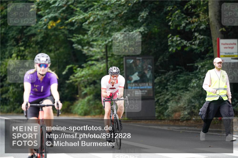 14.09.2025 - Stadtparktriathlon Michael Burmester http://msf.ph/oto/8912828 14.09.2025 11:44:48 Radfahren 987, 995, 1018, 1043, 1080, 1102 meine-sportfotos.de