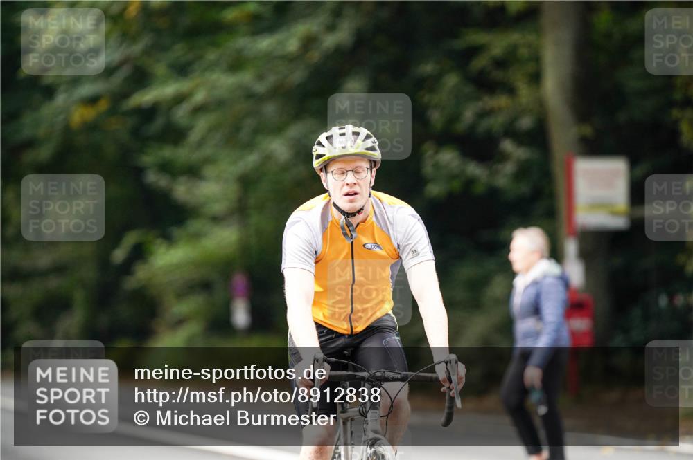 14.09.2025 - Stadtparktriathlon Michael Burmester http://msf.ph/oto/8912838 14.09.2025 11:44:59 Radfahren 987, 1048, 1107 meine-sportfotos.de