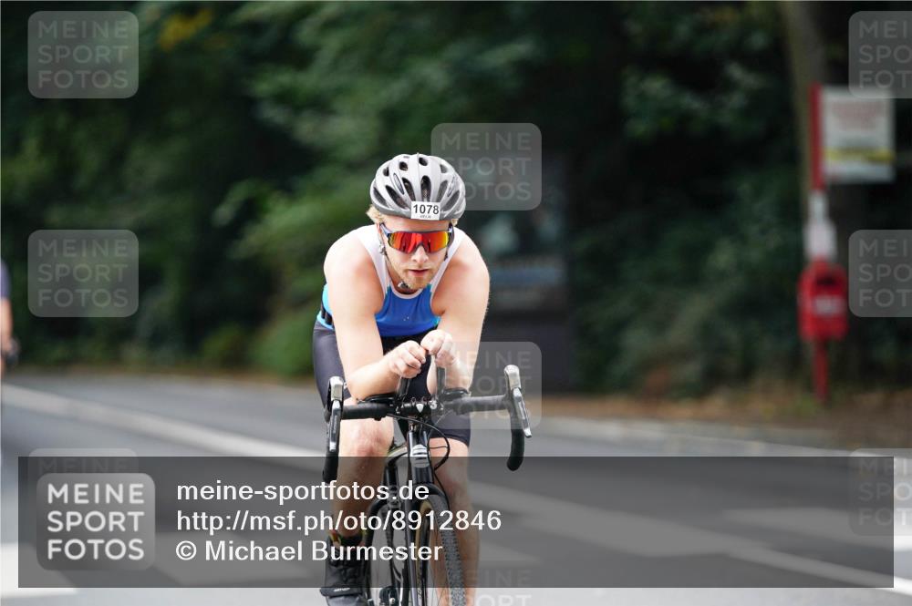 14.09.2025 - Stadtparktriathlon Michael Burmester http://msf.ph/oto/8912846 14.09.2025 11:45:27 Radfahren 963, 1033, 1039, 1064, 1078 meine-sportfotos.de
