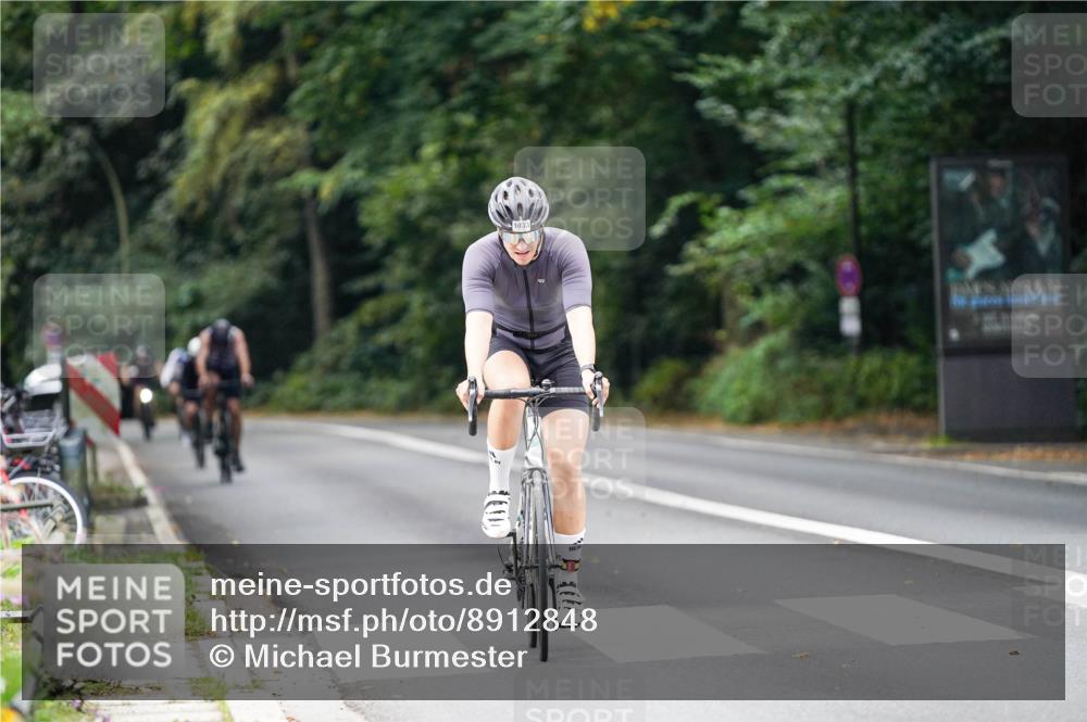 14.09.2025 - Stadtparktriathlon Michael Burmester http://msf.ph/oto/8912848 14.09.2025 11:45:28 Radfahren 963, 1033, 1039, 1064, 1078 meine-sportfotos.de