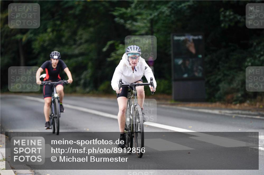 14.09.2025 - Stadtparktriathlon Michael Burmester http://msf.ph/oto/8912856 14.09.2025 11:45:38 Radfahren 963, 975, 981, 1064 meine-sportfotos.de