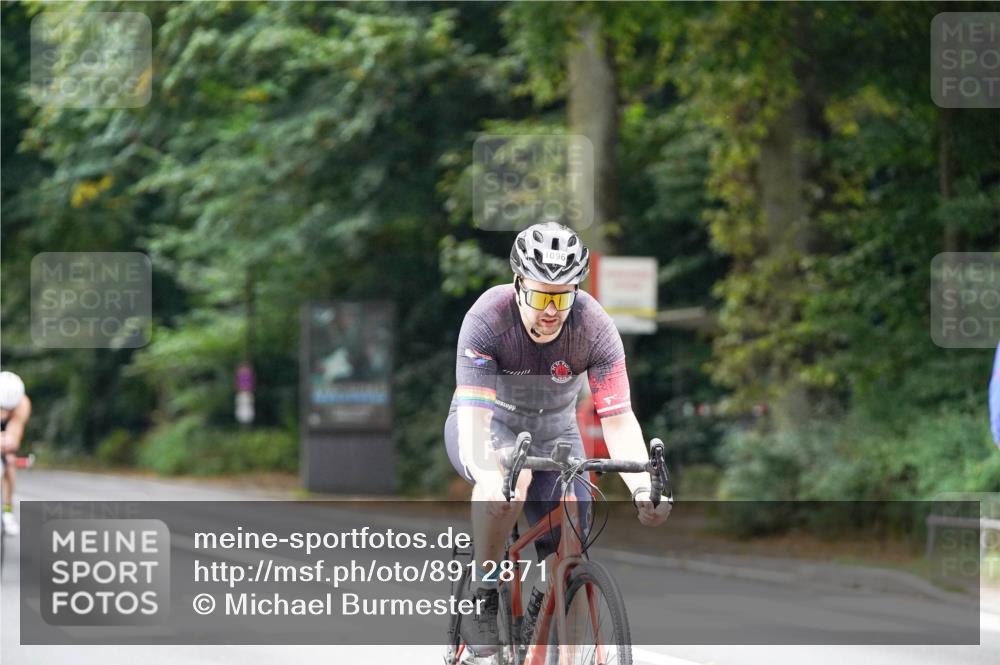 14.09.2025 - Stadtparktriathlon Michael Burmester http://msf.ph/oto/8912871 14.09.2025 11:46:11 Radfahren 1046, 1067, 1096, 1099 meine-sportfotos.de