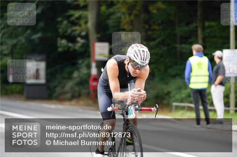 14.09.2025 - Stadtparktriathlon Michael Burmester http://msf.ph/oto/8912873 14.09.2025 11:46:13 Radfahren 1046, 1067, 1096, 1099 meine-sportfotos.de