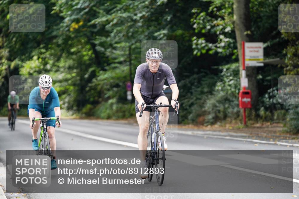 14.09.2025 - Stadtparktriathlon Michael Burmester http://msf.ph/oto/8912893 14.09.2025 11:46:38 Radfahren 939, 1025, 1031, 1058, 1063 meine-sportfotos.de
