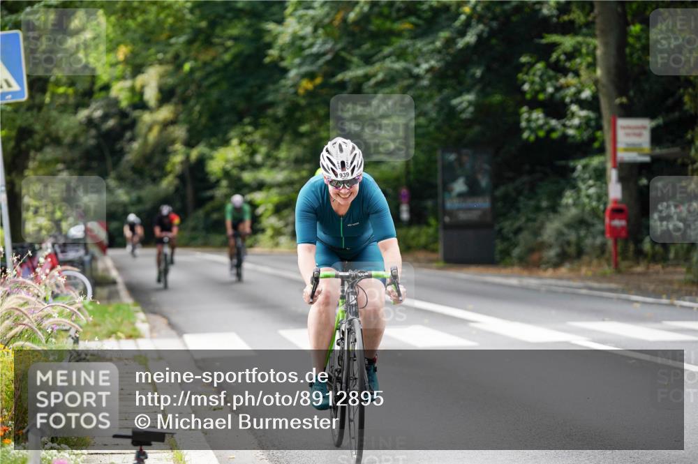 14.09.2025 - Stadtparktriathlon Michael Burmester http://msf.ph/oto/8912895 14.09.2025 11:46:39 Radfahren 939, 1025, 1031, 1058, 1063 meine-sportfotos.de