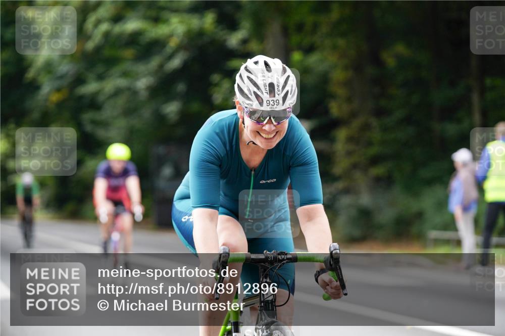 14.09.2025 - Stadtparktriathlon Michael Burmester http://msf.ph/oto/8912896 14.09.2025 11:46:40 Radfahren 939, 1025, 1031, 1058, 1063 meine-sportfotos.de