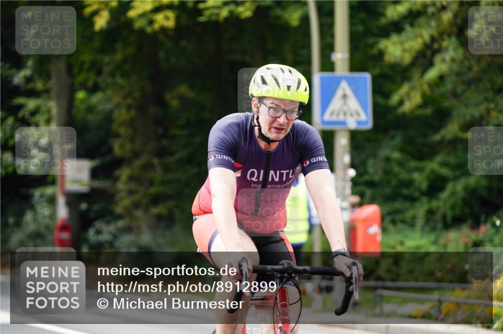 14.09.2025 - Stadtparktriathlon Michael Burmester http://msf.ph/oto/8912899 14.09.2025 11:46:41 Radfahren 939, 1025, 1031, 1058, 1063, 1087 meine-sportfotos.de