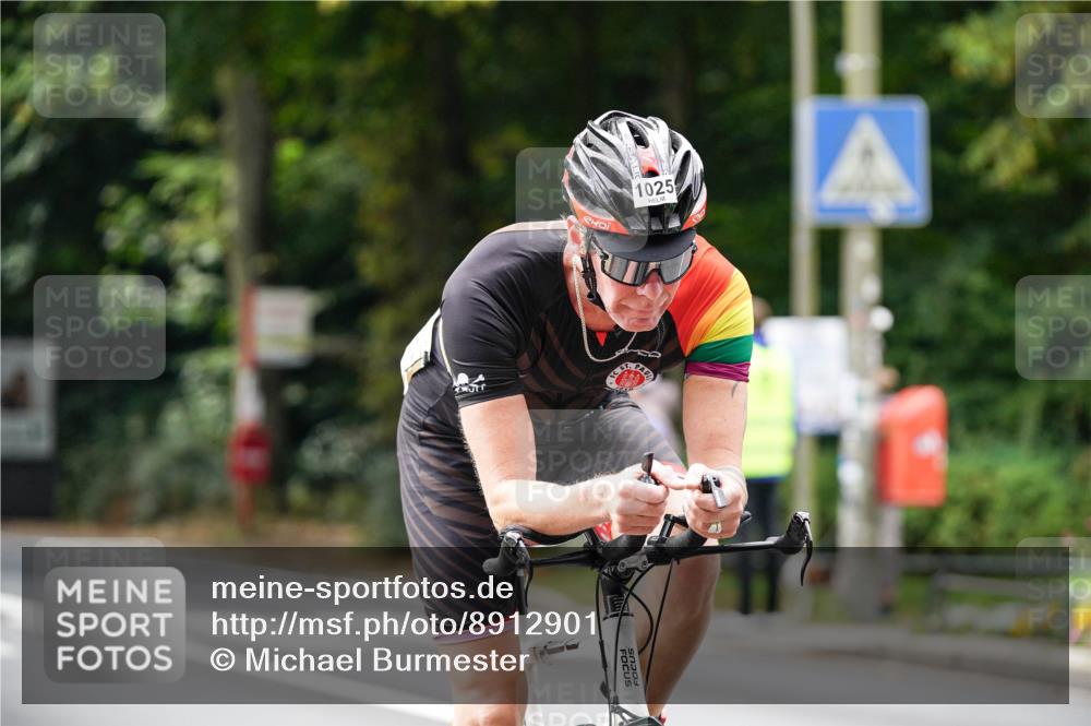 14.09.2025 - Stadtparktriathlon Michael Burmester http://msf.ph/oto/8912901 14.09.2025 11:46:44 Radfahren 939, 984, 1025, 1031, 1058, 1063, 1087 meine-sportfotos.de