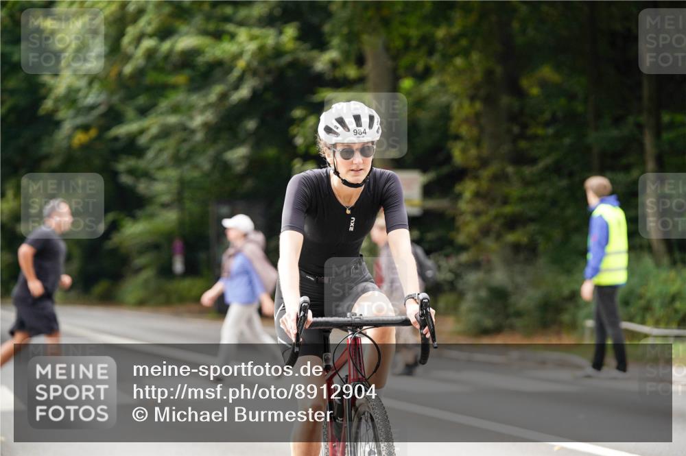 14.09.2025 - Stadtparktriathlon Michael Burmester http://msf.ph/oto/8912904 14.09.2025 11:46:51 Radfahren 984, 1087 meine-sportfotos.de