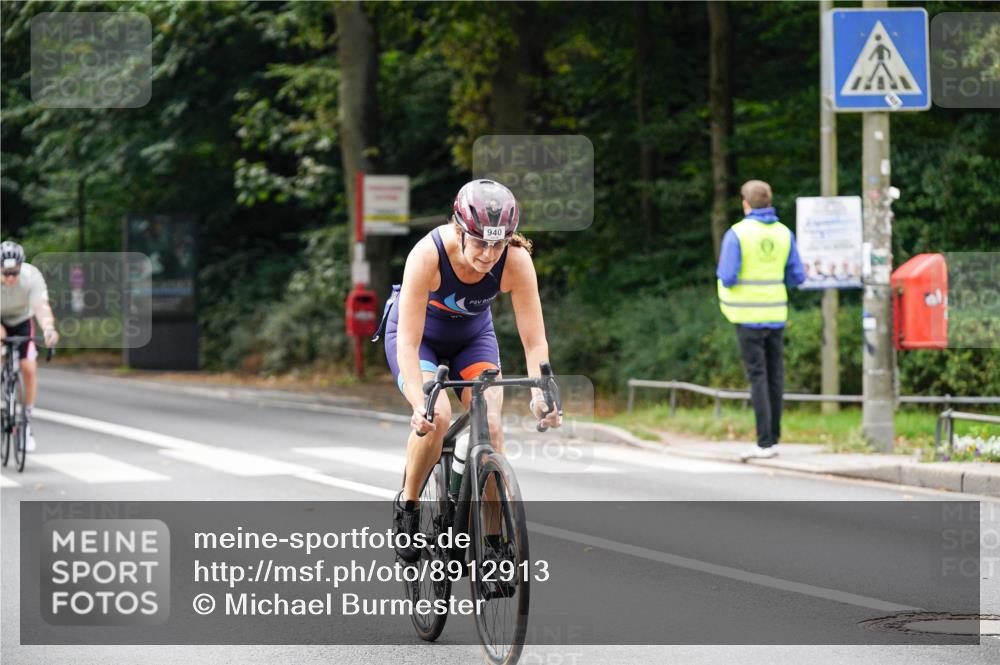 14.09.2025 - Stadtparktriathlon Michael Burmester http://msf.ph/oto/8912913 14.09.2025 11:47:05 Radfahren 937, 940, 955, 1060, 1069, 1073, 1091, 1110, 1120 meine-sportfotos.de