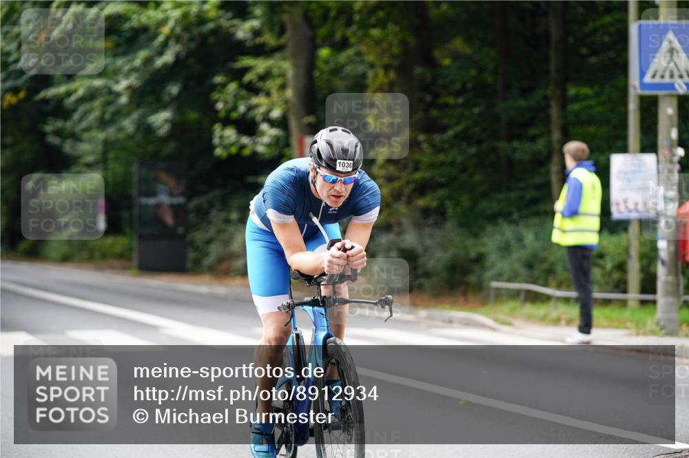 14.09.2025 - Stadtparktriathlon Michael Burmester http://msf.ph/oto/8912934 14.09.2025 11:47:25 Radfahren 1036, 1095, 1108 meine-sportfotos.de