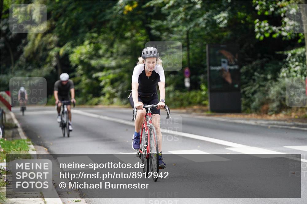 14.09.2025 - Stadtparktriathlon Michael Burmester http://msf.ph/oto/8912942 14.09.2025 11:47:52 Radfahren 949, 1056 meine-sportfotos.de