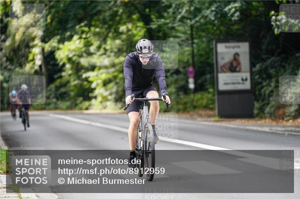 14.09.2025 - Stadtparktriathlon Michael Burmester http://msf.ph/oto/8912959 14.09.2025 11:48:10 Radfahren 927, 952, 960, 1006, 1035, 1088, 1116 meine-sportfotos.de