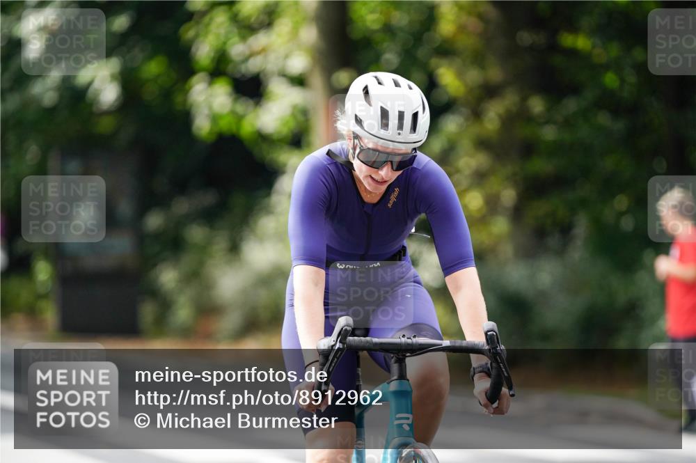 14.09.2025 - Stadtparktriathlon Michael Burmester http://msf.ph/oto/8912962 14.09.2025 11:48:15 Radfahren 927, 960, 968, 1006, 1035, 1041, 1088 meine-sportfotos.de