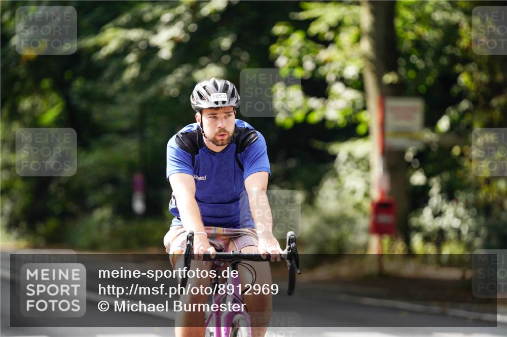 14.09.2025 - Stadtparktriathlon Michael Burmester http://msf.ph/oto/8912969 14.09.2025 11:48:25 Radfahren 964, 967, 968, 1041, 1053, 1089 meine-sportfotos.de