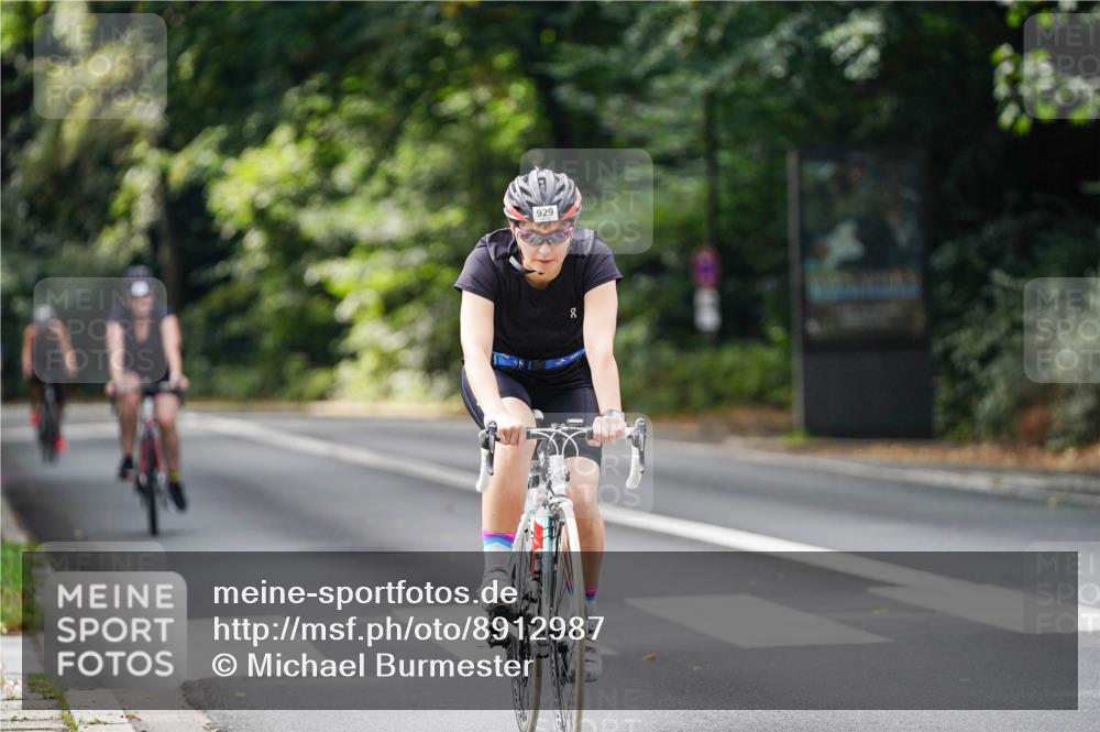14.09.2025 - Stadtparktriathlon Michael Burmester http://msf.ph/oto/8912987 14.09.2025 11:48:57 Radfahren 929, 942, 957, 1019 meine-sportfotos.de