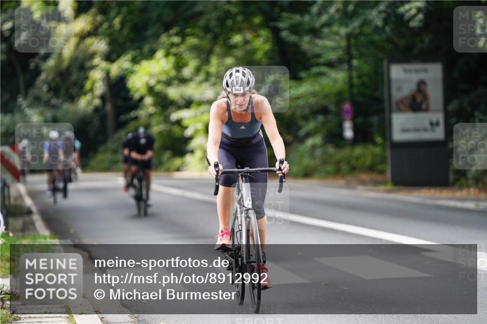 14.09.2025 - Stadtparktriathlon Michael Burmester http://msf.ph/oto/8912992 14.09.2025 11:49:03 Radfahren 929, 942, 945, 957, 966, 1072, 1076, 1092 meine-sportfotos.de