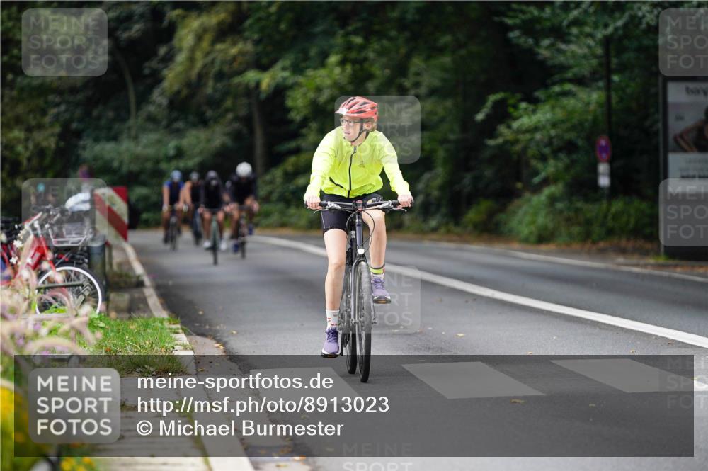 14.09.2025 - Stadtparktriathlon Michael Burmester http://msf.ph/oto/8913023 14.09.2025 11:49:57 Radfahren 979, 1007, 1084, 1103 meine-sportfotos.de