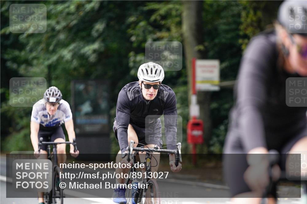 14.09.2025 - Stadtparktriathlon Michael Burmester http://msf.ph/oto/8913027 14.09.2025 11:50:04 Radfahren 958, 979, 1007, 1077, 1084, 1103, 1121 meine-sportfotos.de