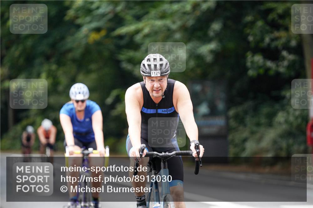 14.09.2025 - Stadtparktriathlon Michael Burmester http://msf.ph/oto/8913030 14.09.2025 11:50:07 Radfahren 935, 958, 969, 978, 979, 1077, 1084, 1103, 1121 meine-sportfotos.de