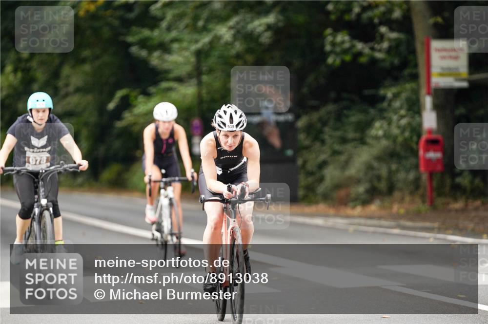 14.09.2025 - Stadtparktriathlon Michael Burmester http://msf.ph/oto/8913038 14.09.2025 11:50:12 Radfahren 935, 958, 969, 978, 1075, 1077, 1121 meine-sportfotos.de