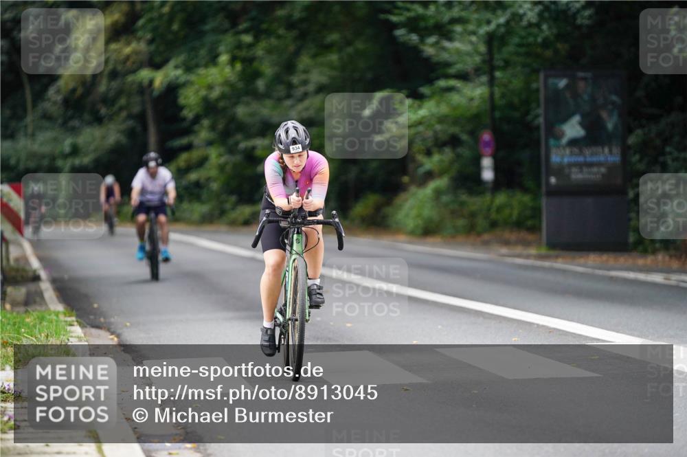 14.09.2025 - Stadtparktriathlon Michael Burmester http://msf.ph/oto/8913045 14.09.2025 11:50:20 Radfahren 934, 969, 978, 1068, 1075 meine-sportfotos.de
