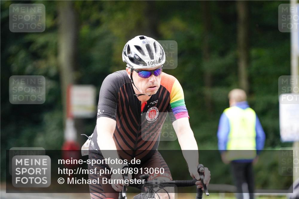 14.09.2025 - Stadtparktriathlon Michael Burmester http://msf.ph/oto/8913060 14.09.2025 11:50:36 Radfahren 941, 970, 990, 1066, 1109 meine-sportfotos.de