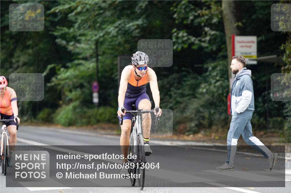 14.09.2025 - Stadtparktriathlon Michael Burmester http://msf.ph/oto/8913064 14.09.2025 11:50:42 Radfahren 986, 990, 1066, 1109 meine-sportfotos.de