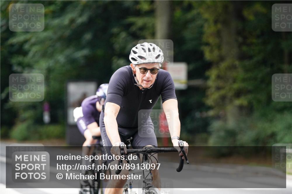 14.09.2025 - Stadtparktriathlon Michael Burmester http://msf.ph/oto/8913097 14.09.2025 11:51:23 Radfahren 962, 976, 994, 1040, 1043, 1057, 1080, 1083 meine-sportfotos.de