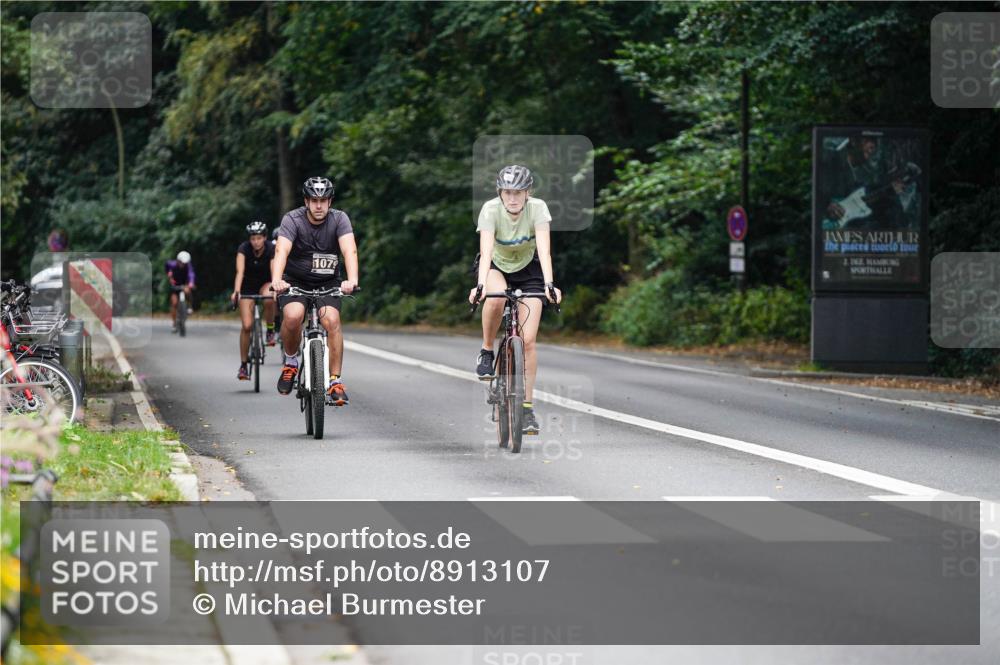 14.09.2025 - Stadtparktriathlon Michael Burmester http://msf.ph/oto/8913107 14.09.2025 11:51:43 Radfahren 961, 985, 1051, 1079, 1102 meine-sportfotos.de