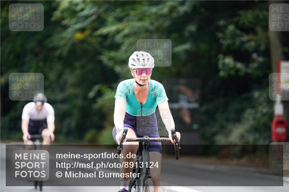 14.09.2025 - Stadtparktriathlon Michael Burmester http://msf.ph/oto/8913124 14.09.2025 11:52:05 Radfahren 947, 1005, 1115 meine-sportfotos.de