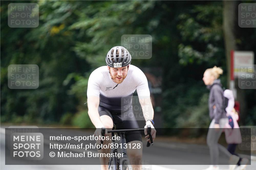 14.09.2025 - Stadtparktriathlon Michael Burmester http://msf.ph/oto/8913128 14.09.2025 11:52:07 Radfahren 925, 947, 1005, 1115 meine-sportfotos.de