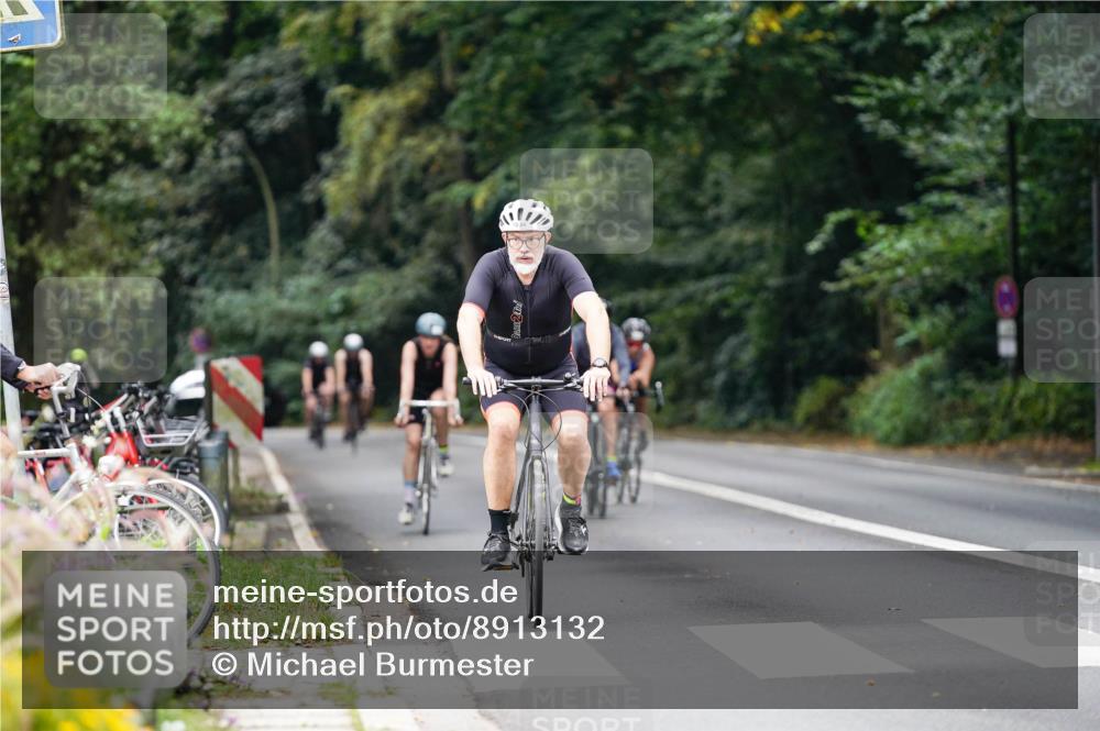 14.09.2025 - Stadtparktriathlon Michael Burmester http://msf.ph/oto/8913132 14.09.2025 11:52:16 Radfahren 925, 932, 989, 1020, 1078, 1094 meine-sportfotos.de