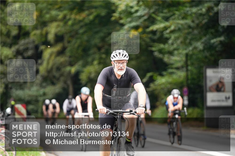 14.09.2025 - Stadtparktriathlon Michael Burmester http://msf.ph/oto/8913134 14.09.2025 11:52:18 Radfahren 925, 932, 989, 1020, 1078, 1094, 1107 meine-sportfotos.de
