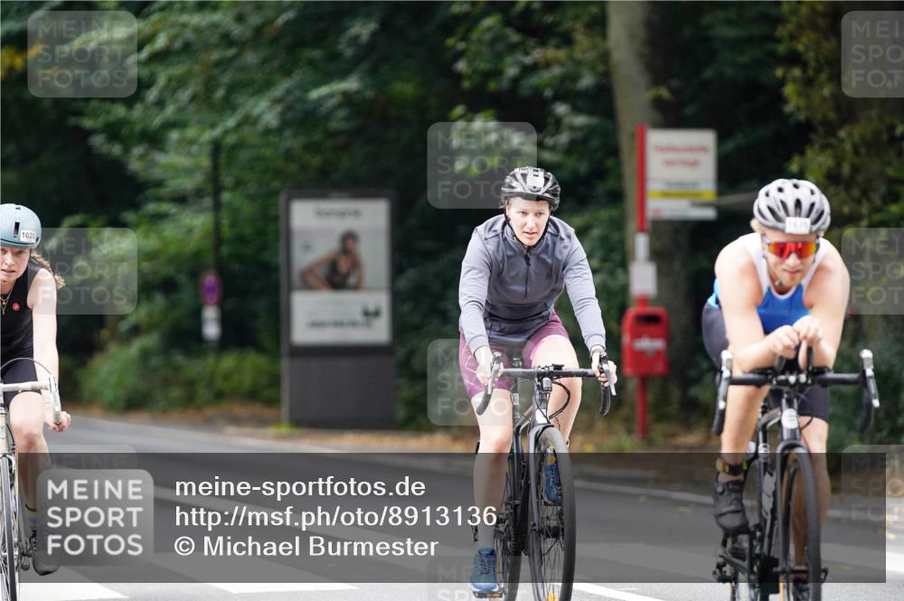 14.09.2025 - Stadtparktriathlon Michael Burmester http://msf.ph/oto/8913136 14.09.2025 11:52:20 Radfahren 925, 932, 982, 989, 1020, 1078, 1094, 1107 meine-sportfotos.de